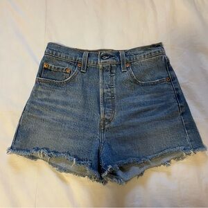 Levi’s Ribcage Shorts